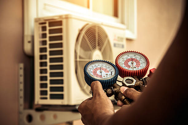 Professional Hvac Installation technician working in Hamilton, IL